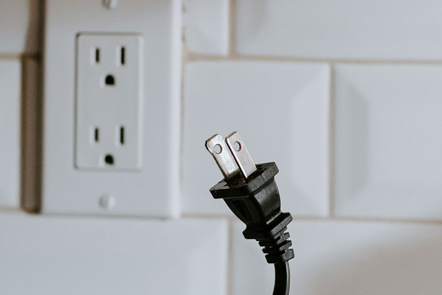 28 maneiras práticas de economizar eletricidade em casa